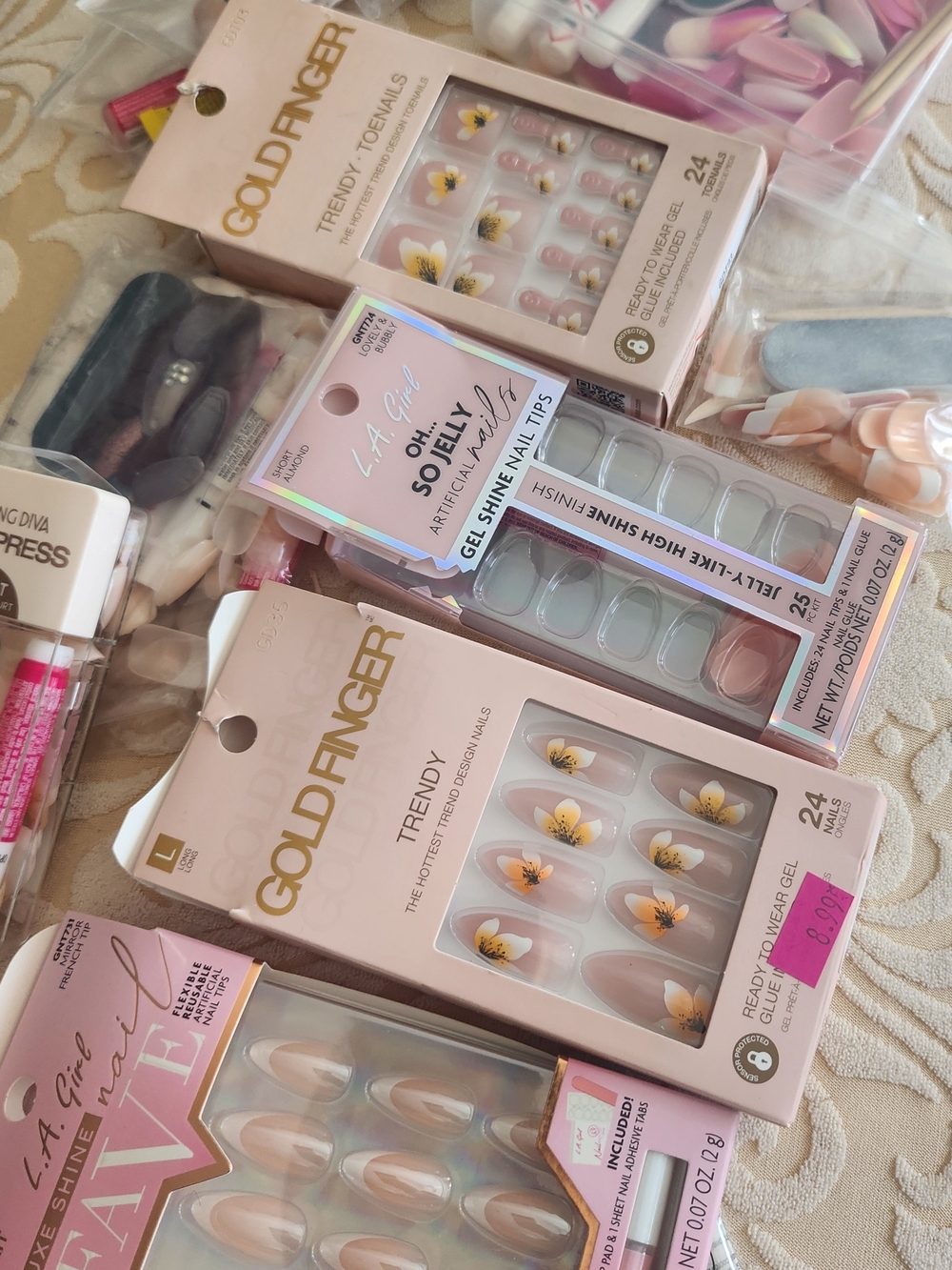 Goldfinger Floral Pink Press-On Nails